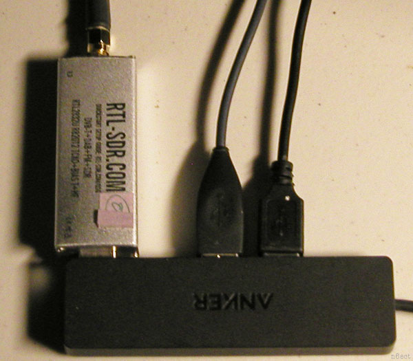 Anker 4 slot USB extender, RTL-SDR v3 to WXSAT Quadrifilar Helix Antenna, mouse, keyboard